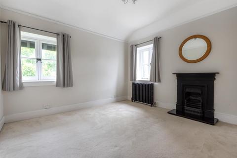14 Logs Hill, Chislehurst, BR7 5LW