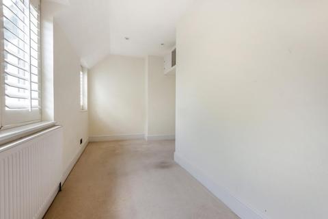 14 Logs Hill, Chislehurst, BR7 5LW