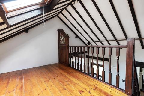 14 Logs Hill, Chislehurst, BR7 5LW