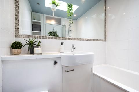 8, Spire Court Onslow Road, Richmond, TW10 6QG