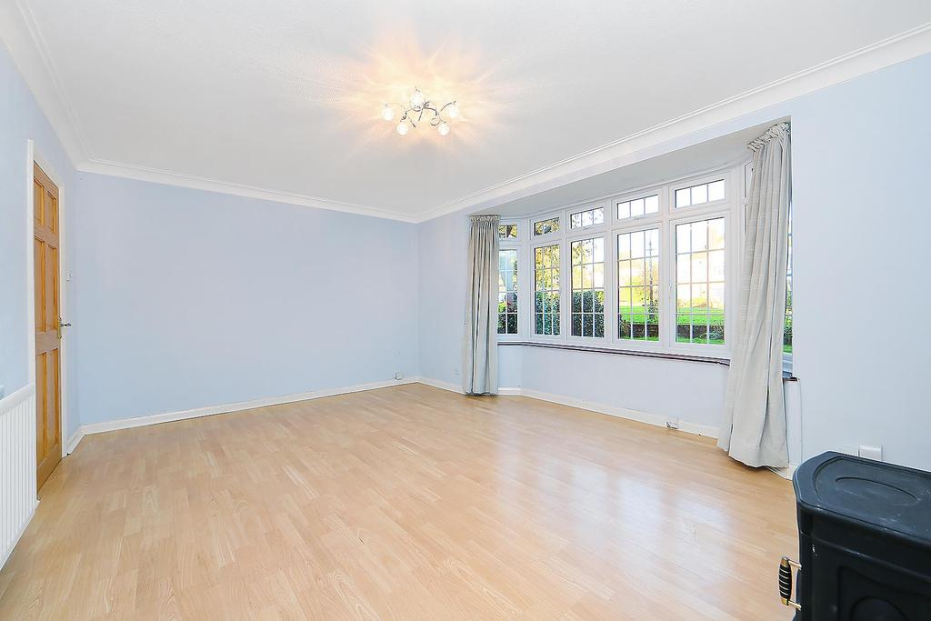 Lock Chase, Blackheath, SE3 2 bed flat £1,651 pcm (£381 pw)