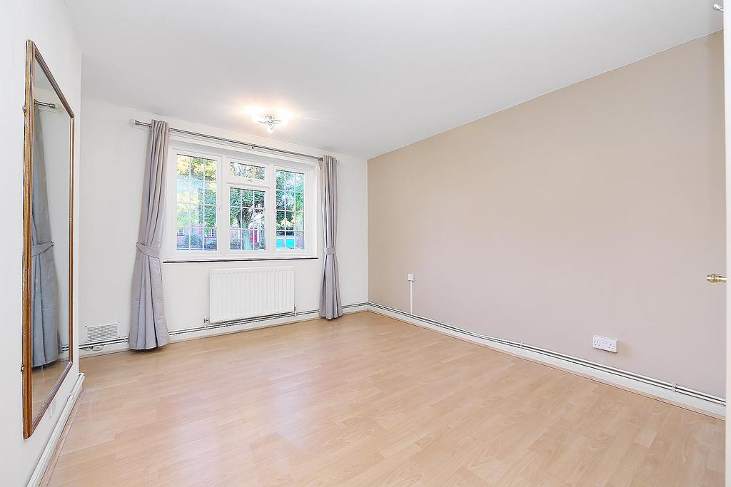 Lock Chase, Blackheath, SE3 2 bed flat £1,651 pcm (£381 pw)