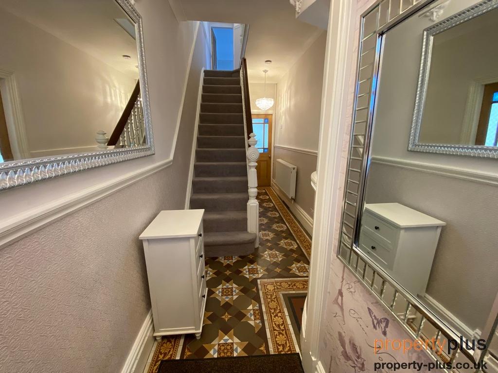 The Parade, Ton Pentre Ton Pentre 5 bed semidetached house £275,000