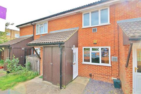 1 bedroom maisonette to rent, Westland Close, Stanwell, Staines-upon-Thames, TW19