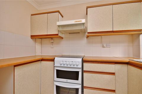 1 bedroom maisonette to rent, Westland Close, Stanwell, Staines-upon-Thames, TW19