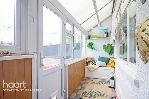 20 Okus Grove, Swindon, SN2 7QA