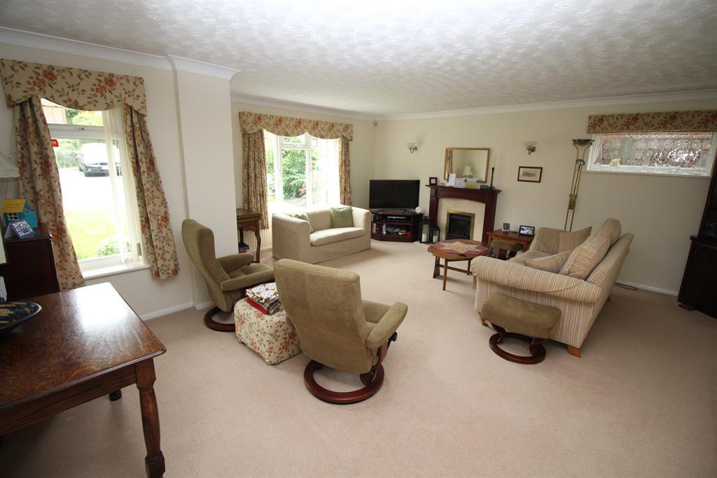 Jubilee Drive, Thornbury, Bristol... 4 bed detached house £525,000