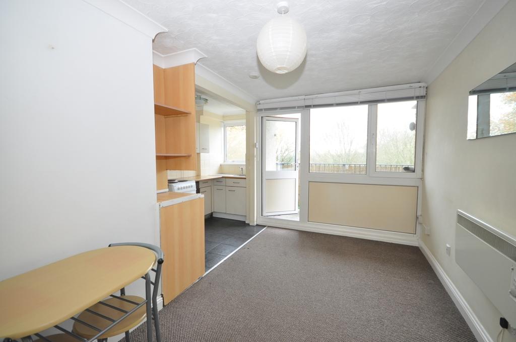 Longfield Avenue Fareham PO14 1 bed flat £650 pcm (£150 pw)