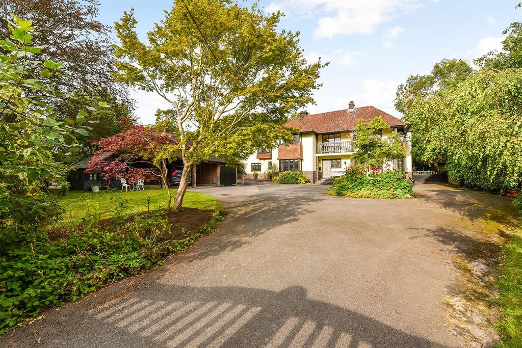 Common Hill, West Chiltington, West... 5 bed detached house £1,250,000