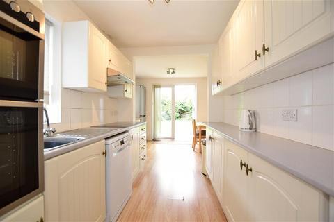 127 South End Road, Rainham, RM13 7XS