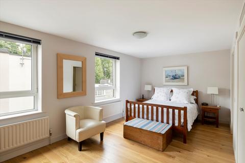 Flat 1, 67 - 69 Drayton Gardens, London, SW10 9QZ