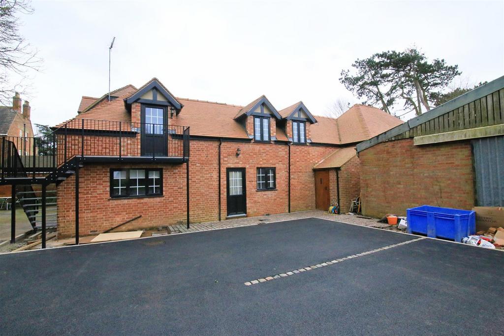 Draycote View, Dunchurch, Rugby CV22 1 bed flat £650 pcm (£150 pw)