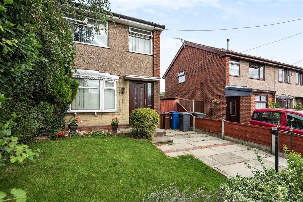 Bromley Drive Leigh Wn7 5na 3 Bed Semi Detached House £165 000