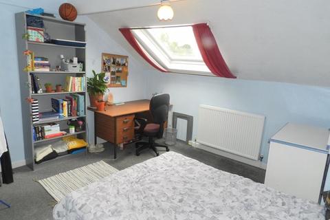 14 School View, Leeds, LS6 1EN