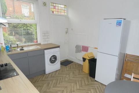 14 School View, Leeds, LS6 1EN