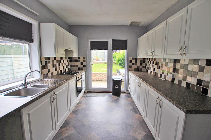 Kitchen photo 1