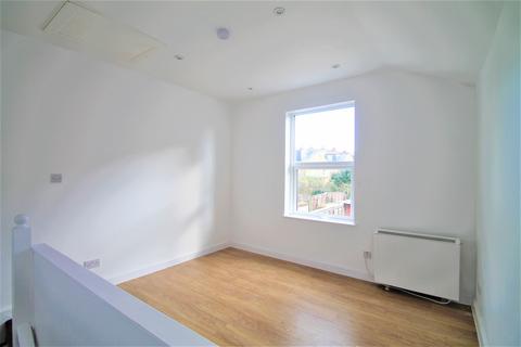 1 bedroom maisonette to rent, SW17
