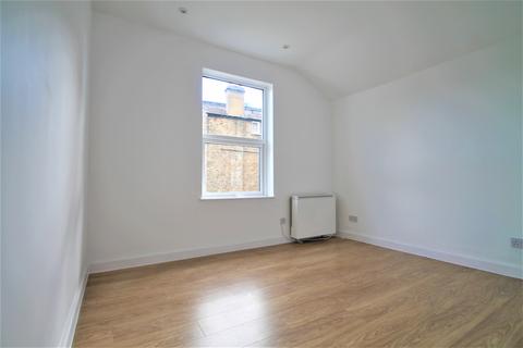 1 bedroom maisonette to rent, SW17