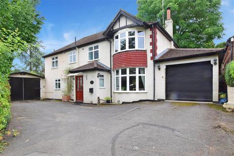 3 Redwood Close, Kenley, CR8 5DA