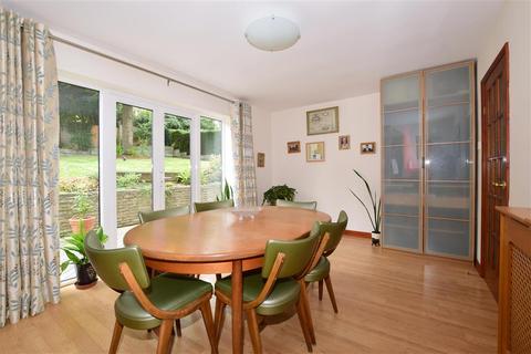 3 Redwood Close, Kenley, CR8 5DA
