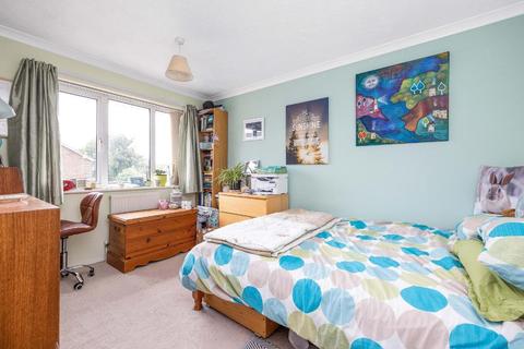 36 Ryarsh Crescent, Orpington, BR6 9SQ