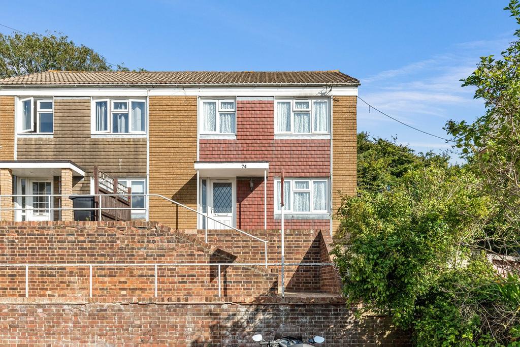 Kimberley Close, Dover, CT16 2 bed semidetached house £200,000
