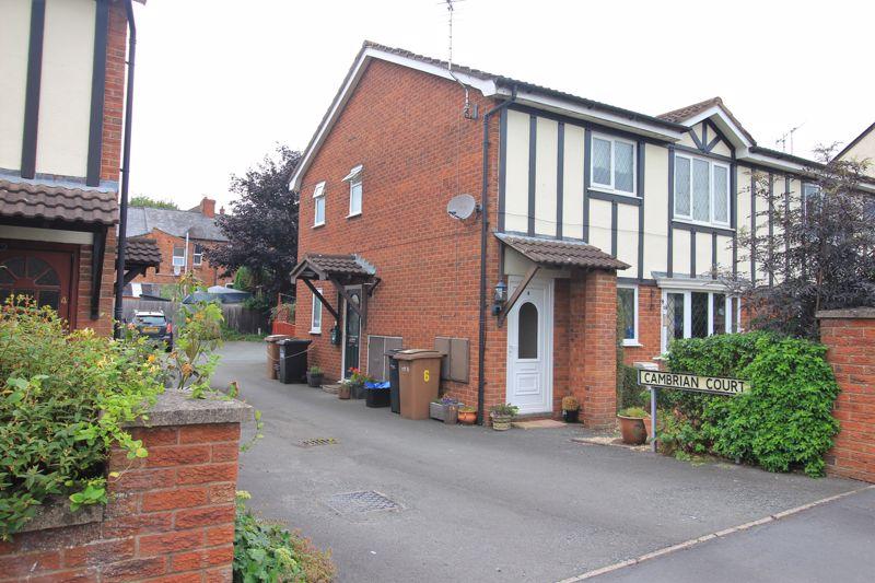Cambrian Court, Cambrian Drive, Oswestry 2 bed apartment £99,950