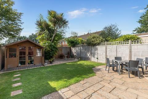 13 Beech Road, Horsham, RH12 4NR