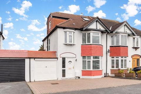 10 Tritton Avenue, Croydon, CR0 4SS