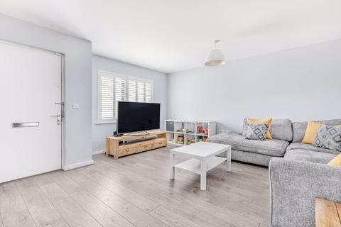 20 Cairns Place, London, SW16 5FS