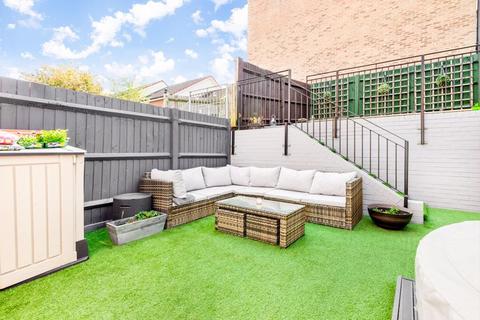 14 Hanno Close, Wallington, SM6 9BZ