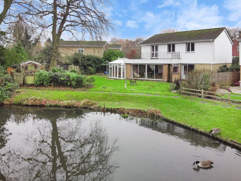 Farm Drive, Croydon 4 bed detached house £750,000
