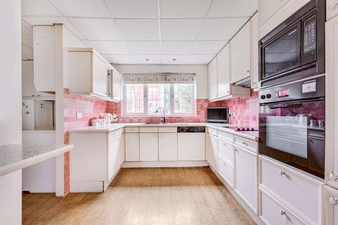 29 Farm Drive, Croydon, CR0 8HX