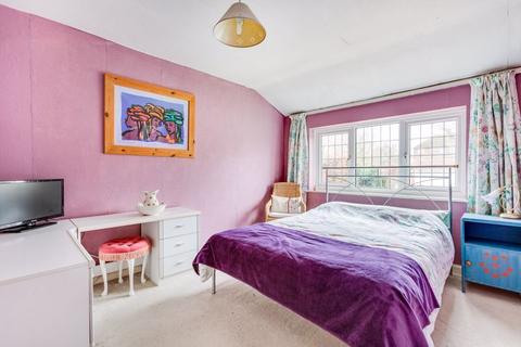 29 Farm Drive, Croydon, CR0 8HX