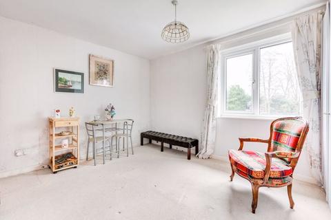 29 Farm Drive, Croydon, CR0 8HX