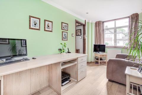 19 Ruston Avenue, Surbiton, KT5 9HW