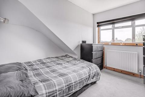 19 Ruston Avenue, Surbiton, KT5 9HW