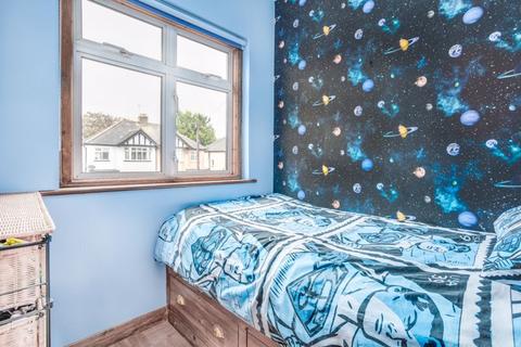 19 Ruston Avenue, Surbiton, KT5 9HW