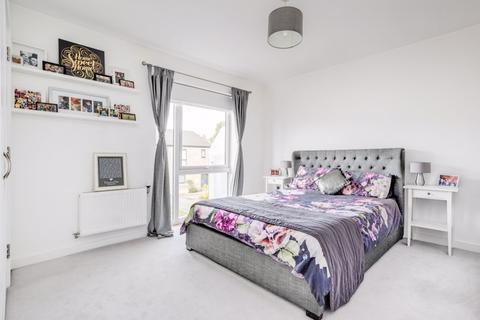 120 Ferndale Crescent, Carshalton, SM5 2FN