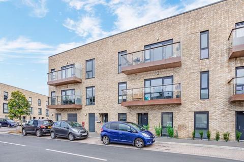 120 Ferndale Crescent, Carshalton, SM5 2FN