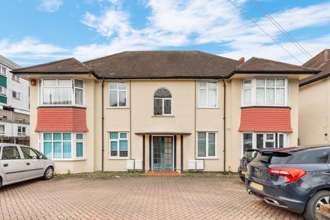 37 Cressingham Grove, Sutton, SM1 4EN