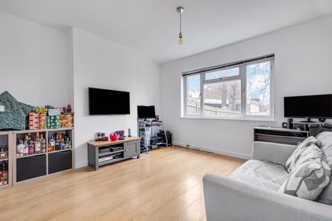 37 Cressingham Grove, Sutton, SM1 4EN