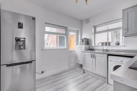 37 Cressingham Grove, Sutton, SM1 4EN