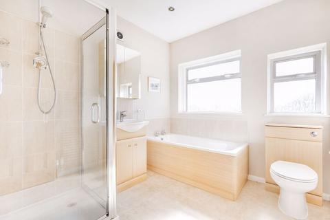 4 Elm Close, Surbiton, KT5 9NA