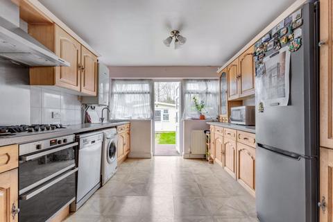 48 Caverleigh Way, Worcester Park, KT4 8DG