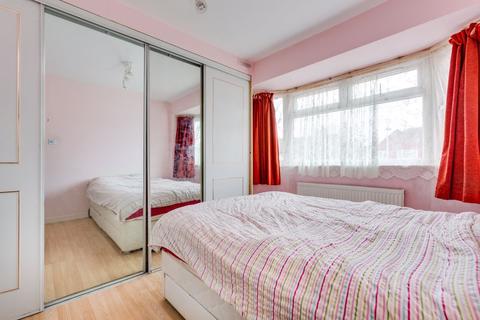 48 Caverleigh Way, Worcester Park, KT4 8DG