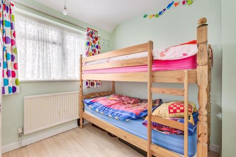 48 Caverleigh Way, Worcester Park, KT4 8DG