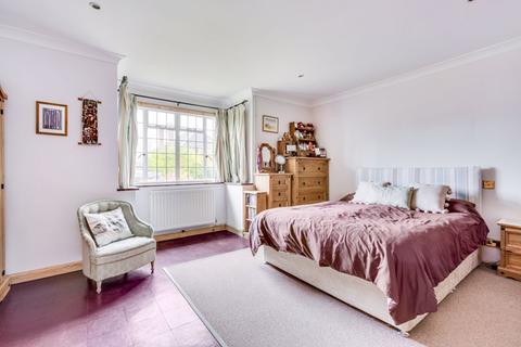 7 Daymerslea Ridge, Leatherhead, KT22 8TF