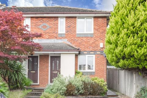 9 Golding Close, Chessington, KT9 2GG