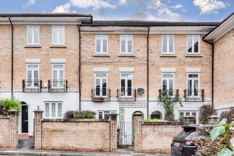 23 Kingswood Drive, Sutton, SM2 5NB